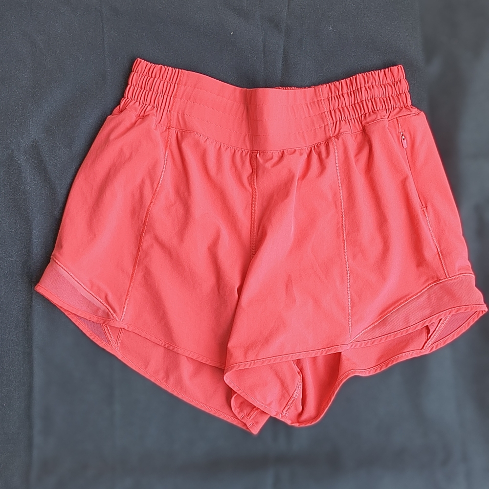 Lululemon Hotty Hot High-Rise Lined Short 2.5" – Lulu Red, Size 6